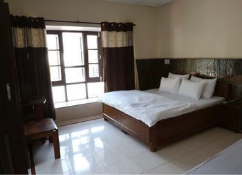 Goroomgo Hotel The Sojourn, Adharshila & Gulmohar Cottages Dharamsala Buitenkant foto